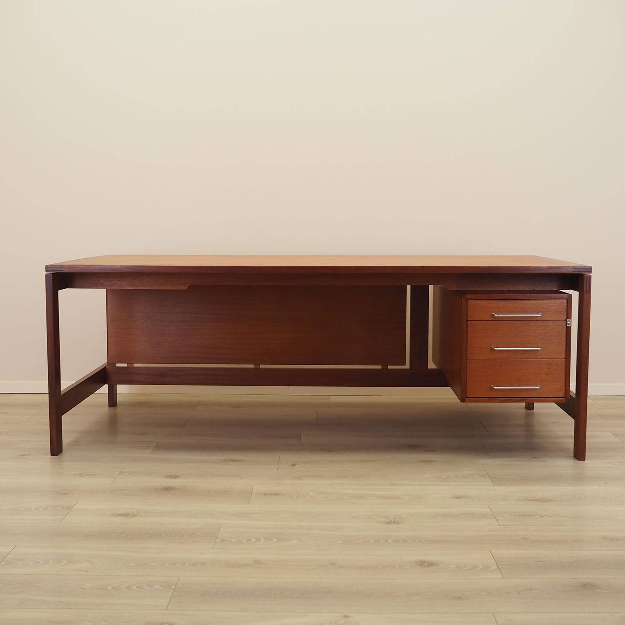 Teak desk by Jensen & Valeur for Munch, Denmark, 1960s.