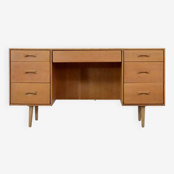 Bureau/commode Stag « Concord » du milieu du siècle en chêne. Style vintage/moderne/rétro/danois.