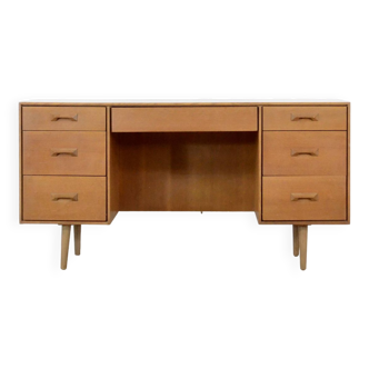 Midcentury Stag 'Concord' Desk / Dresser In Oak. Vintage / Modern / Retro / Danish Style.