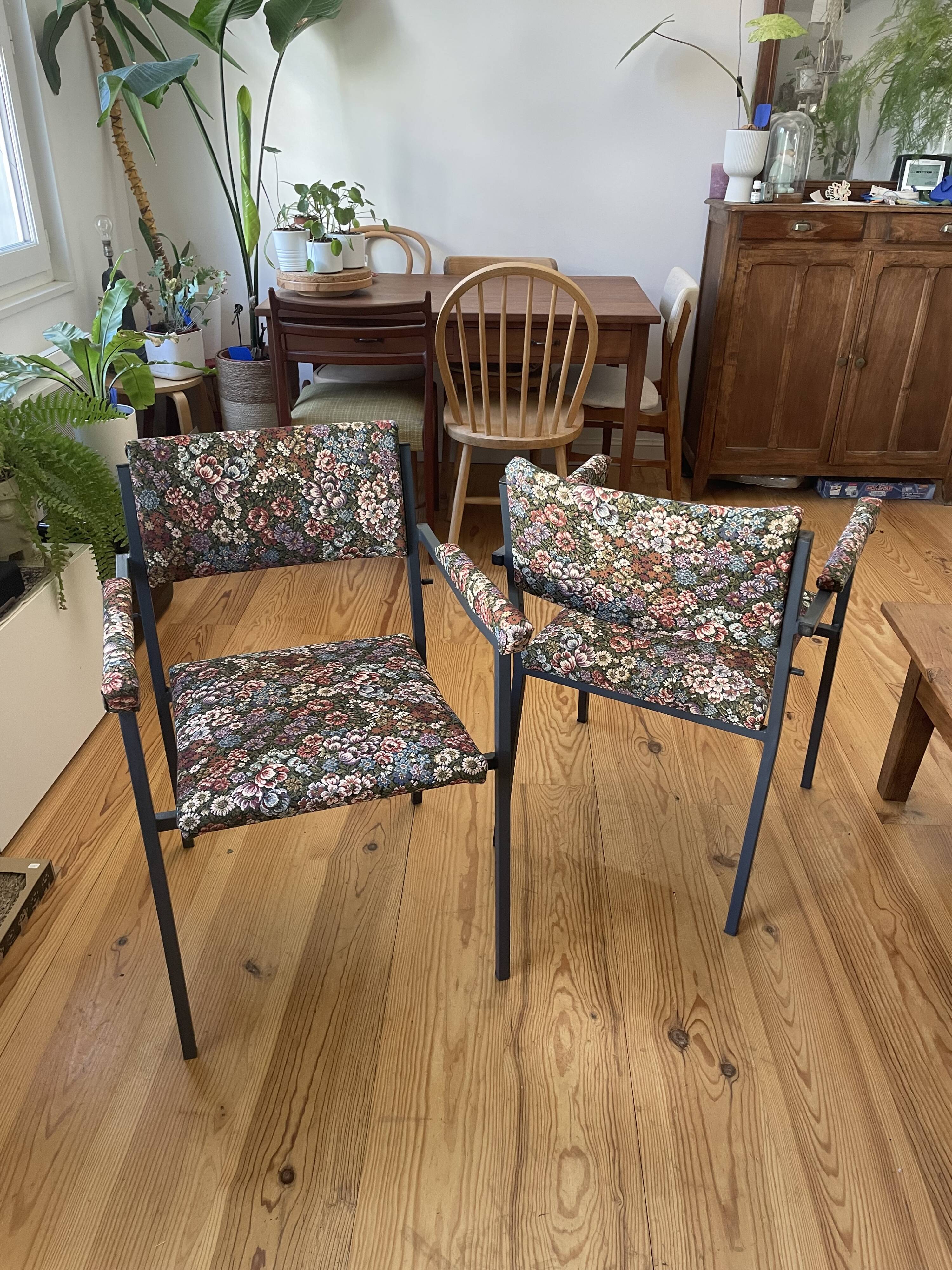 Paires de chaises modernistes années 60