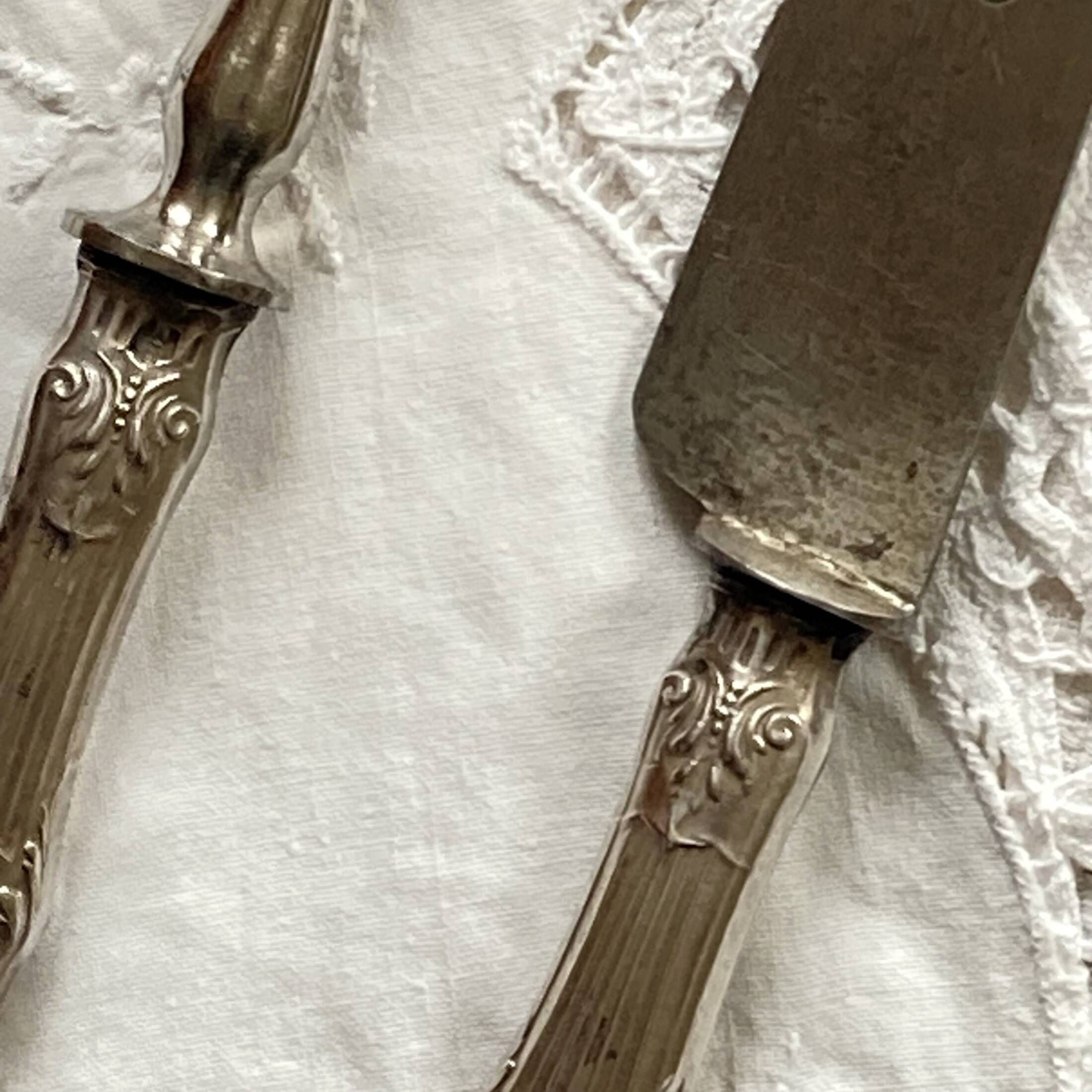 Ancien Service à Gigot - Pince, Fourchette Et Couteau - Collection Panier à Lagny - Occasion