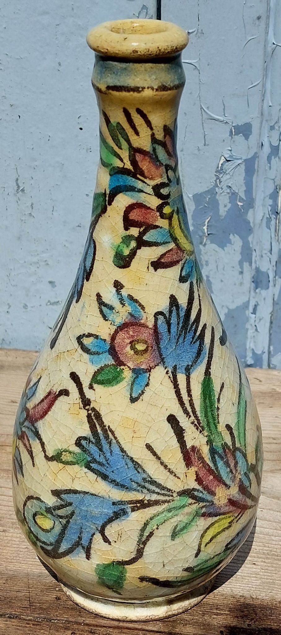 Bouteille en céramique siliceuse Iznik Turquie à décor floral 19ème siècle