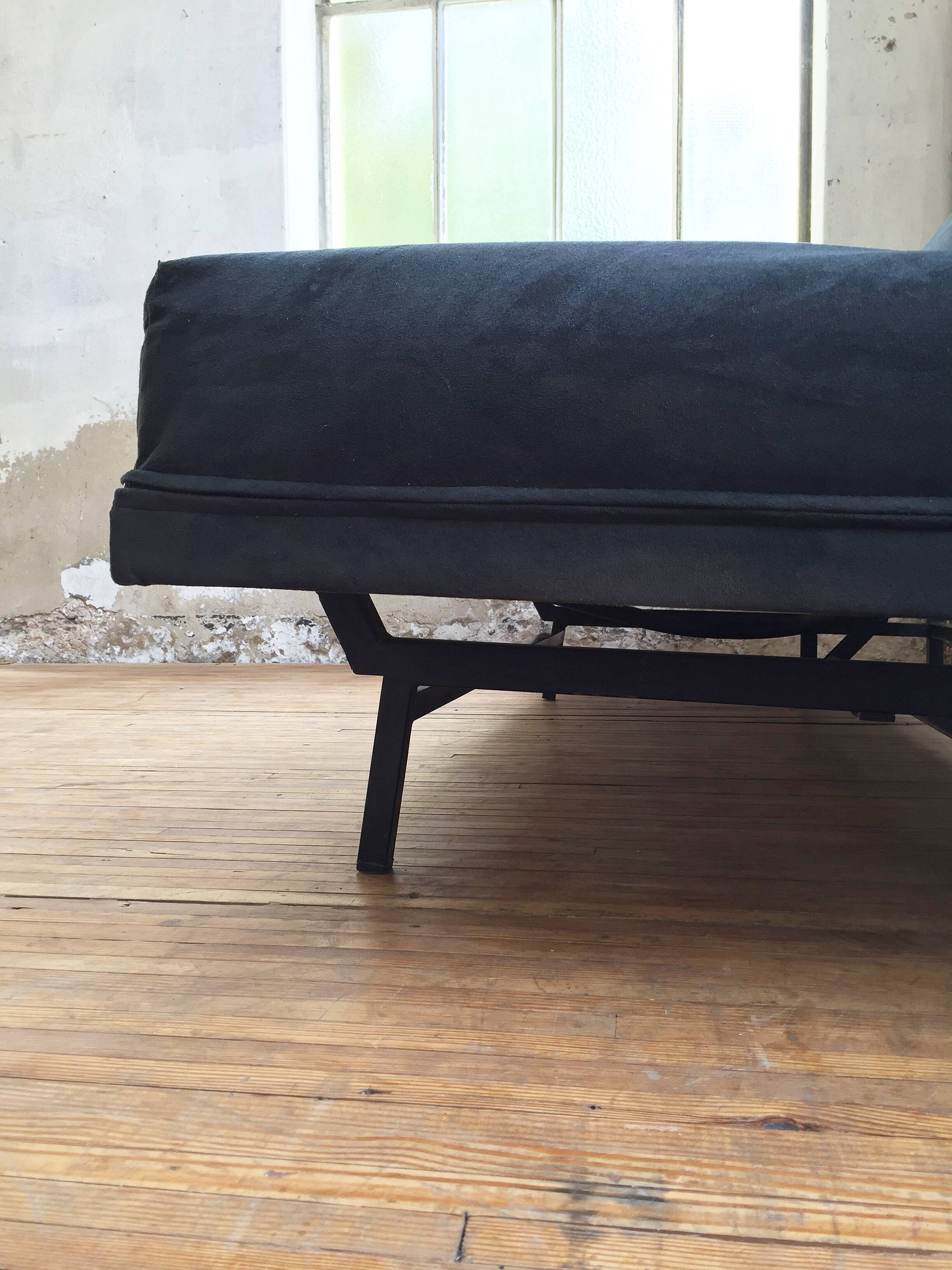 André Simard bench sofa for Airborne