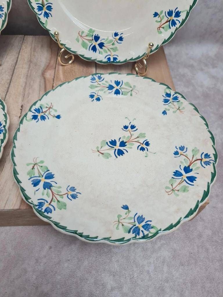 Set of 4 antique dessert plates in ironstone, with blue and green floral decoration.