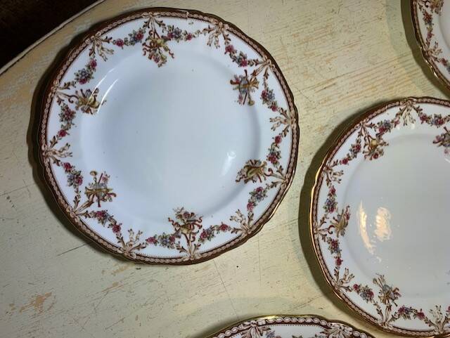 Service à dessert signé William Alsager Adderley, 25 pièces