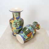 Paire de grands vases en céramique émaillée polychrome du milieu du siècle dernier