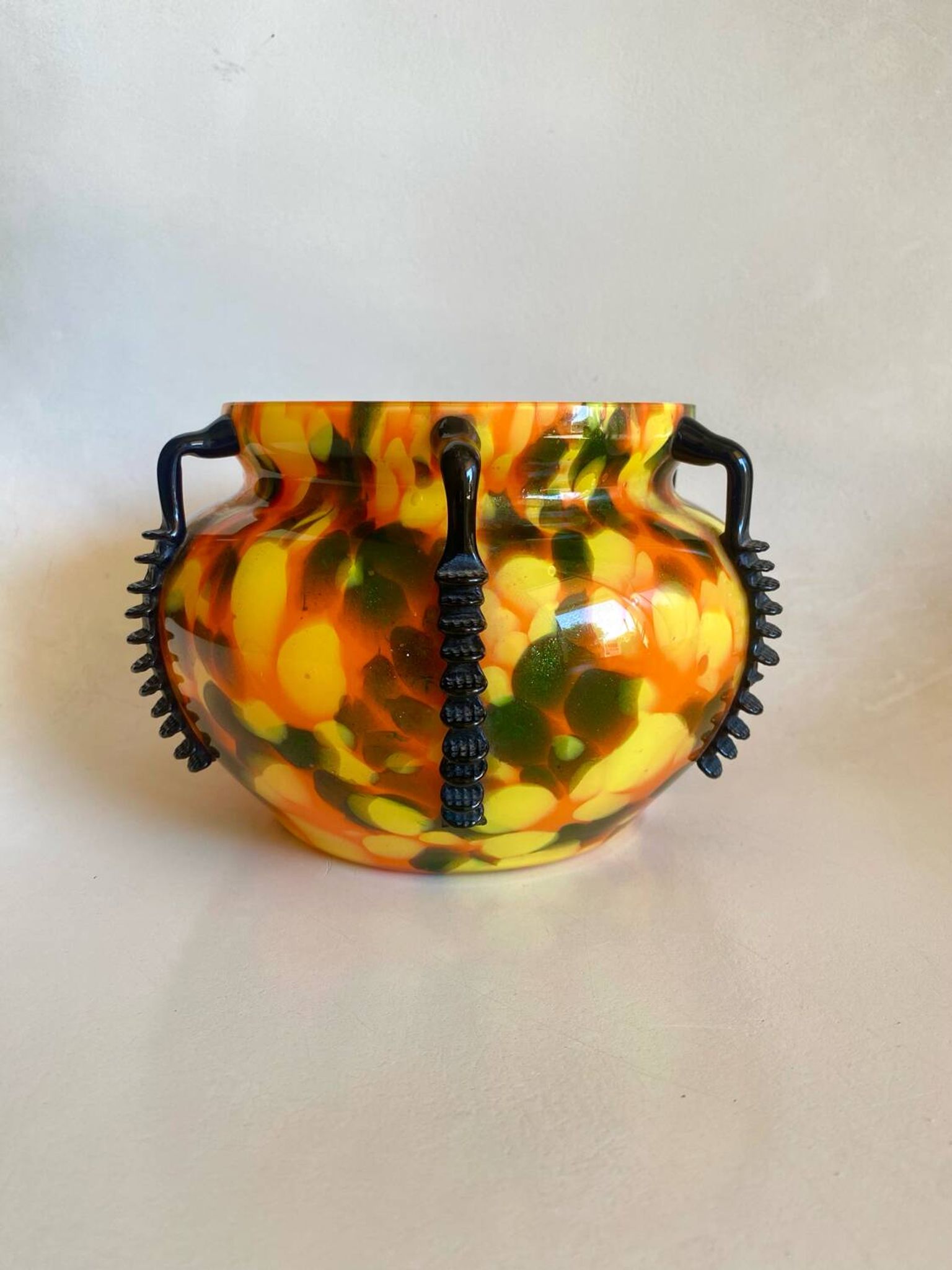 Vase art nouveau en verre moucheté