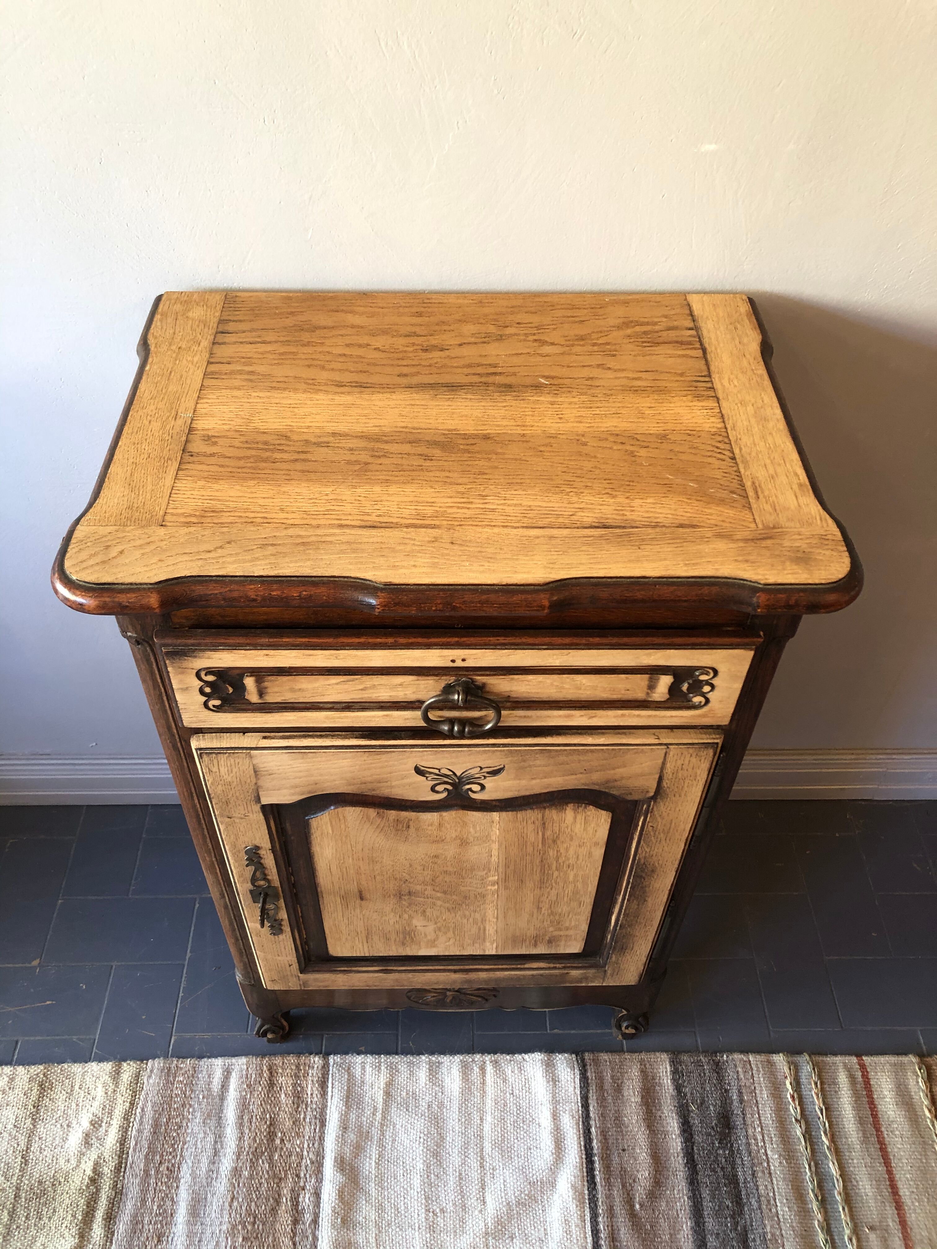 Confectioner, country style buffet