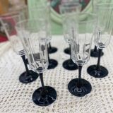 10 champagne flutes