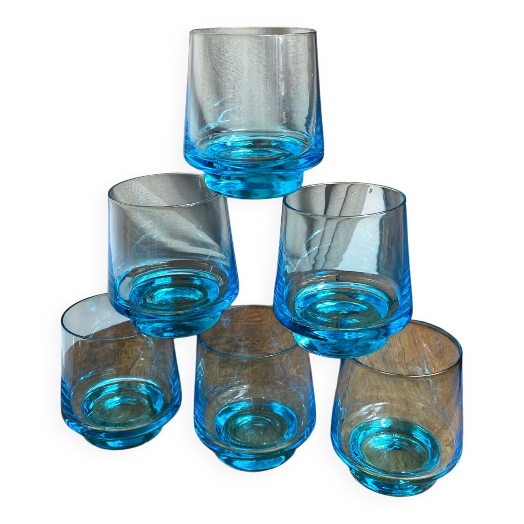 Six verres en verre bleu turquoise