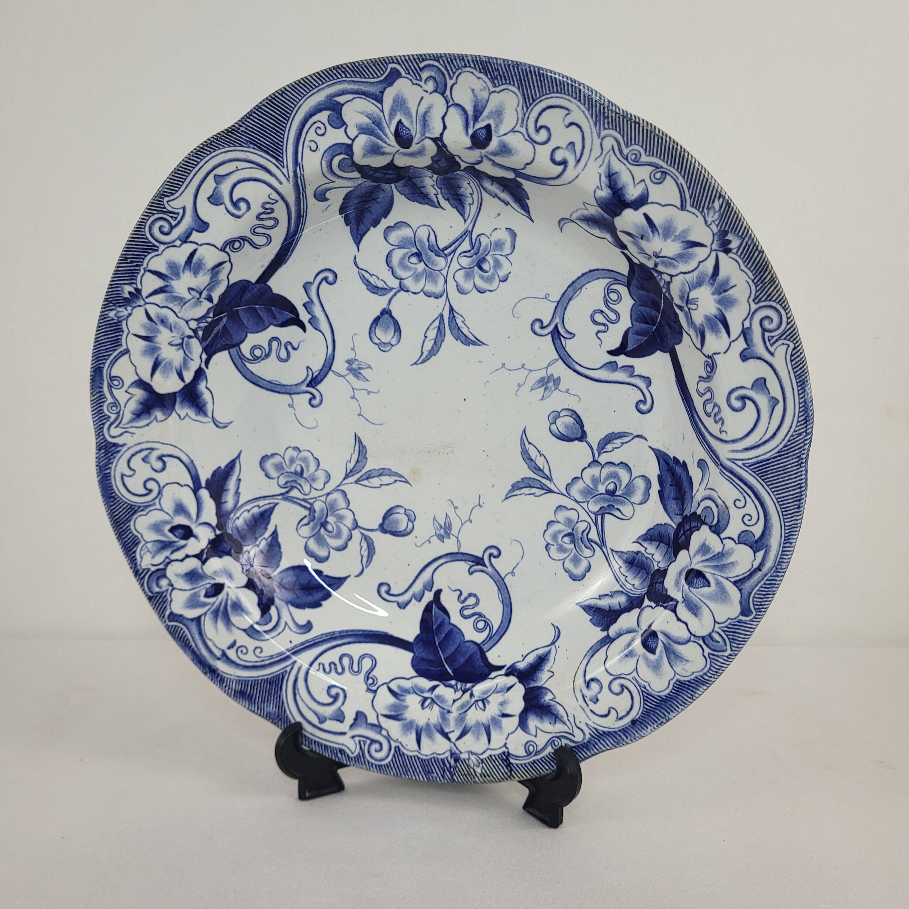 Creil & Montereau Flora round hollow dish Round hollow dish in Creil earthenware