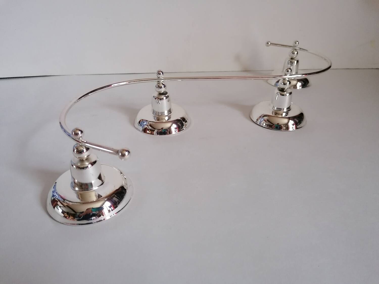 4-light silver metal candle holder