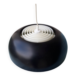 Suspension noire en métal