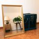 Miroir doré rectangulaire vintage, cadre en bois mouluré avec perles et feu