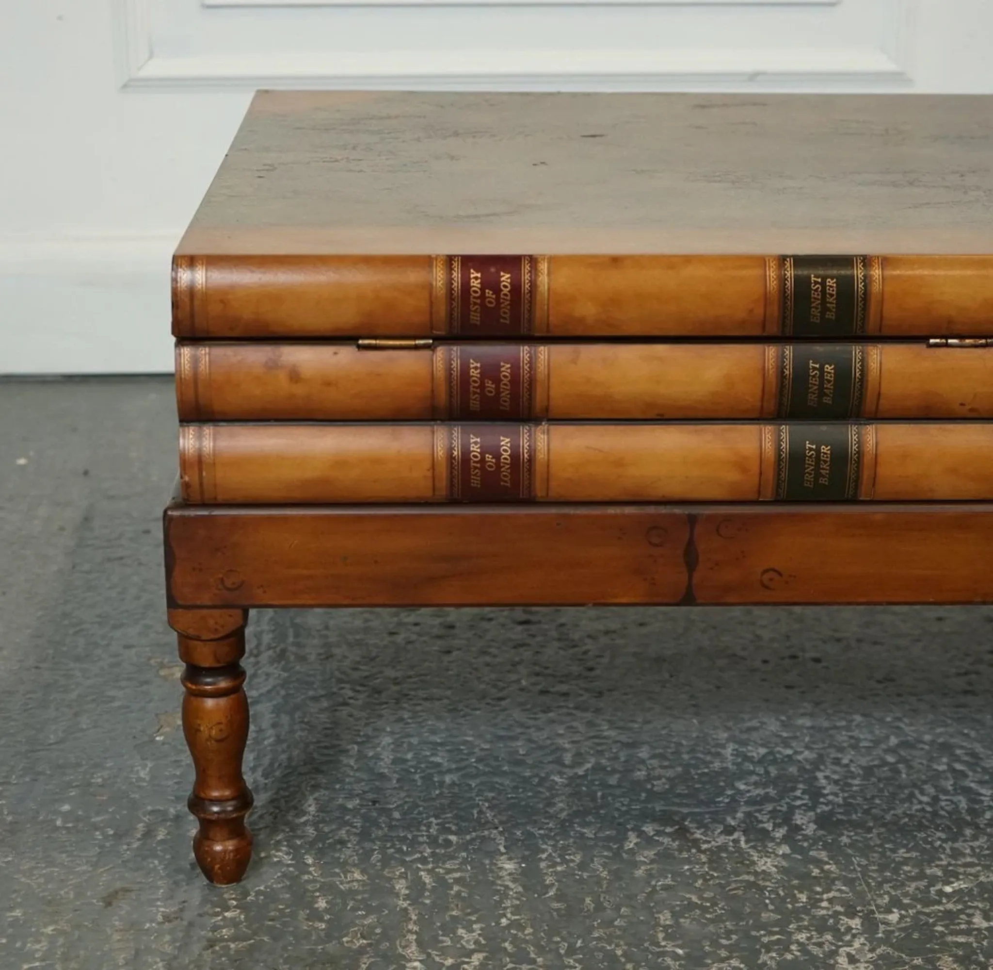Vintage Coffee Table in Faux Leather with Internal Storage for Books