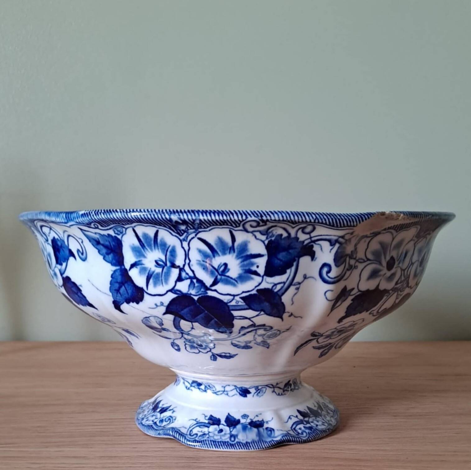 Fruit bowl in Creil Montereau ironstone