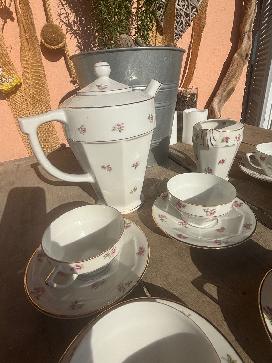 Frélon Frères porcelain service - 12 cups + coffee pot + milk jug F