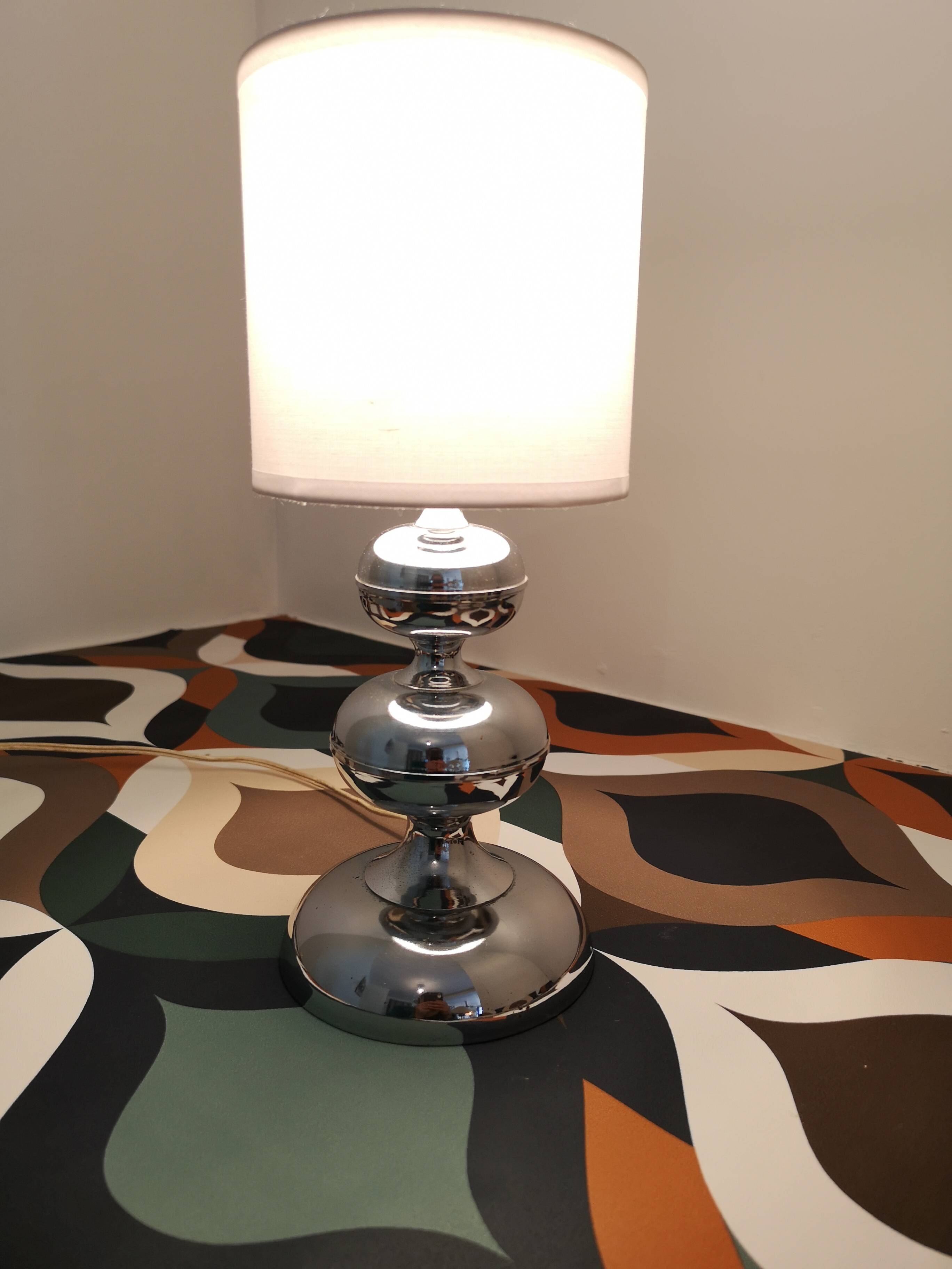 Space age '70 chrome lamp