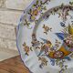 Ensemble de 2 anciennes assiettes décoratives avec cornes d'abondance