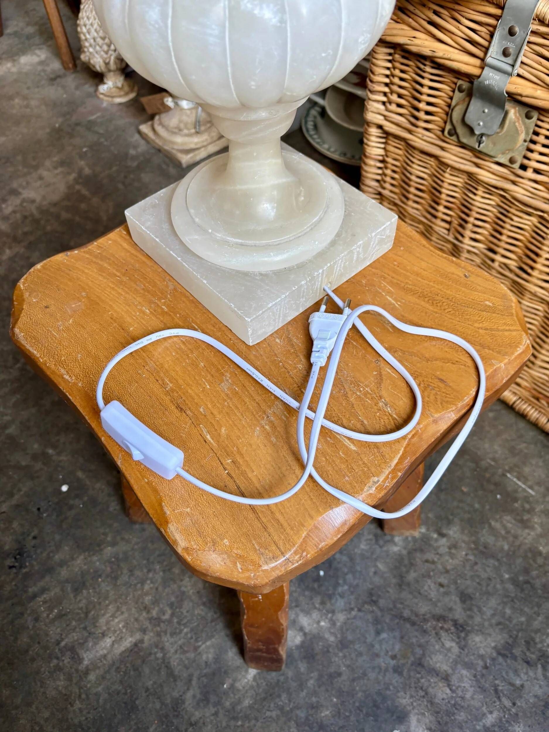 Lampe de table Médicis en albâtre