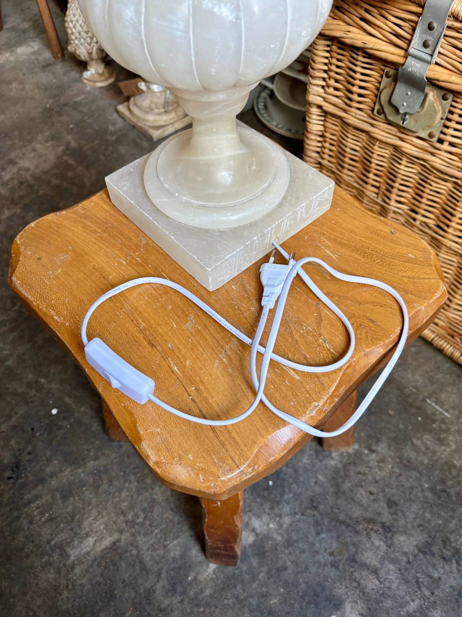 Lampe de table Médicis en albâtre