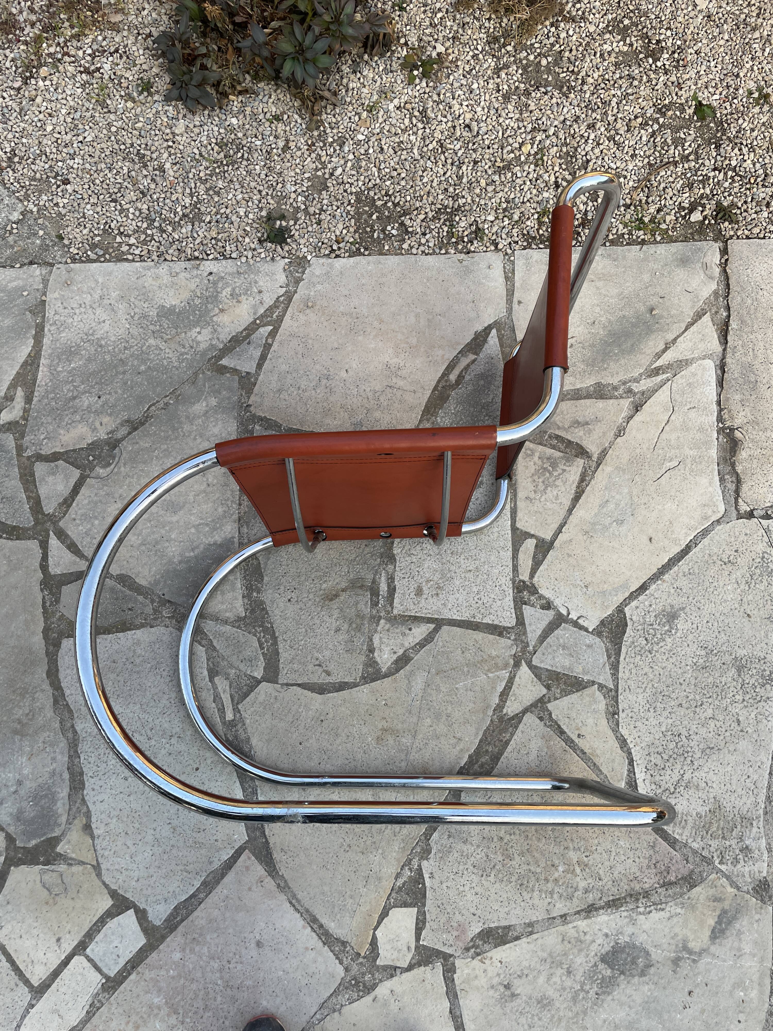 4 chaises Design Mies Van Der Rohe édition années 80