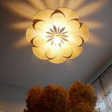 Flower suspension
