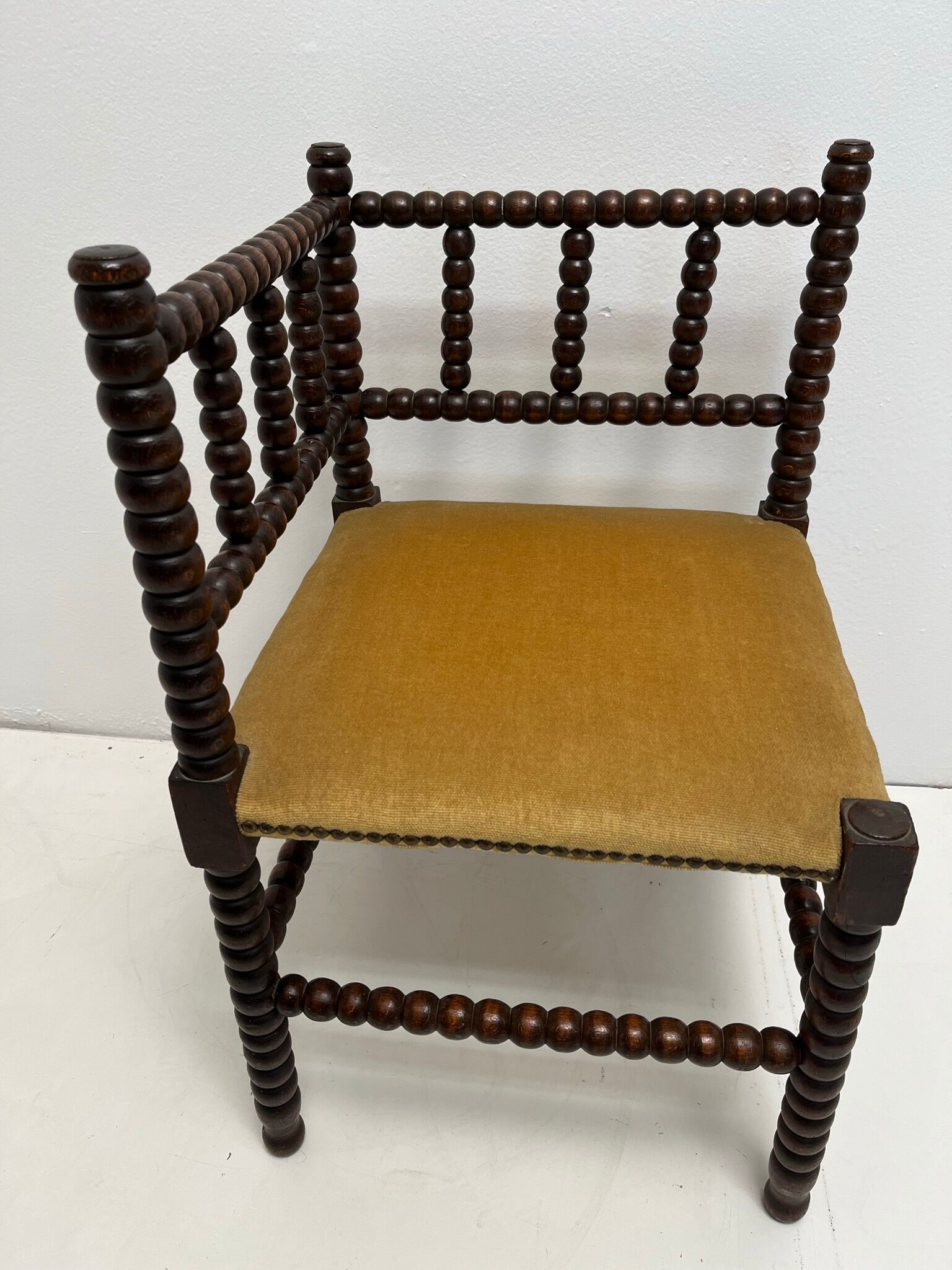 Corner chair wood turned 50s-60s