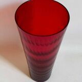 Ruby red glass vase with honeycomb effect from the 50s Height 35.3 cm