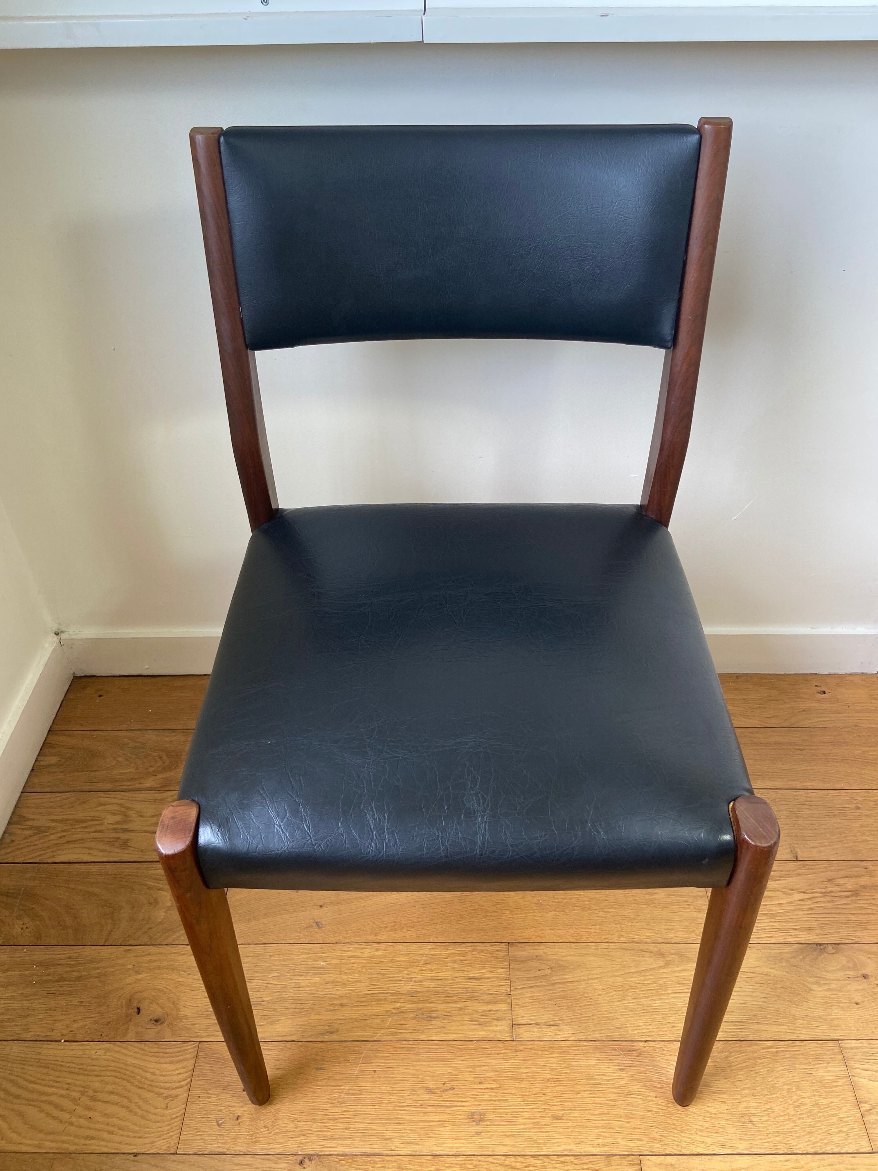 Scandinavian chair made of wood and skai