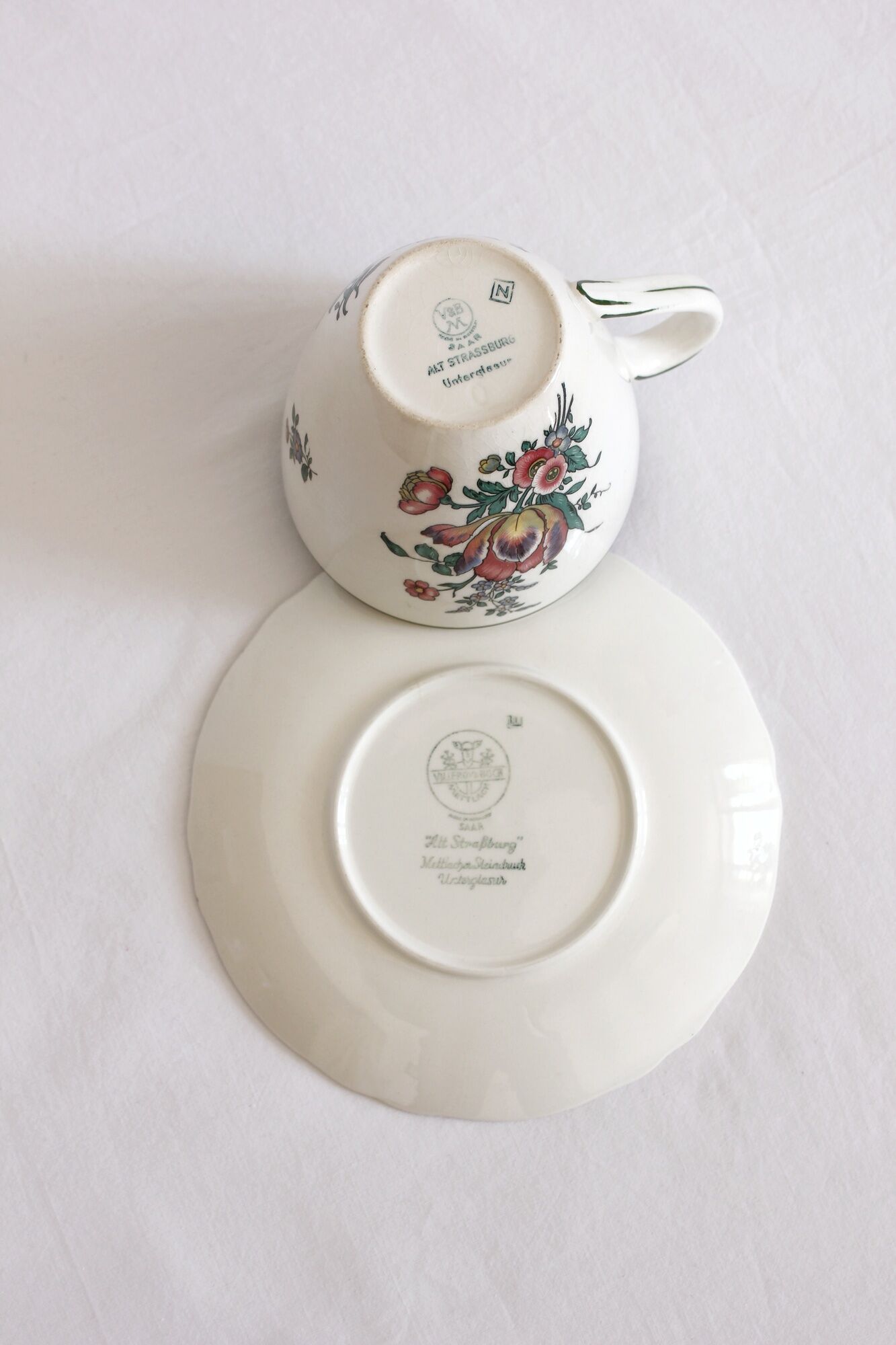 Vintage earthenware cup "Alt Strassburg" or "Vieux Strasbourg" Villeroy & Boch
