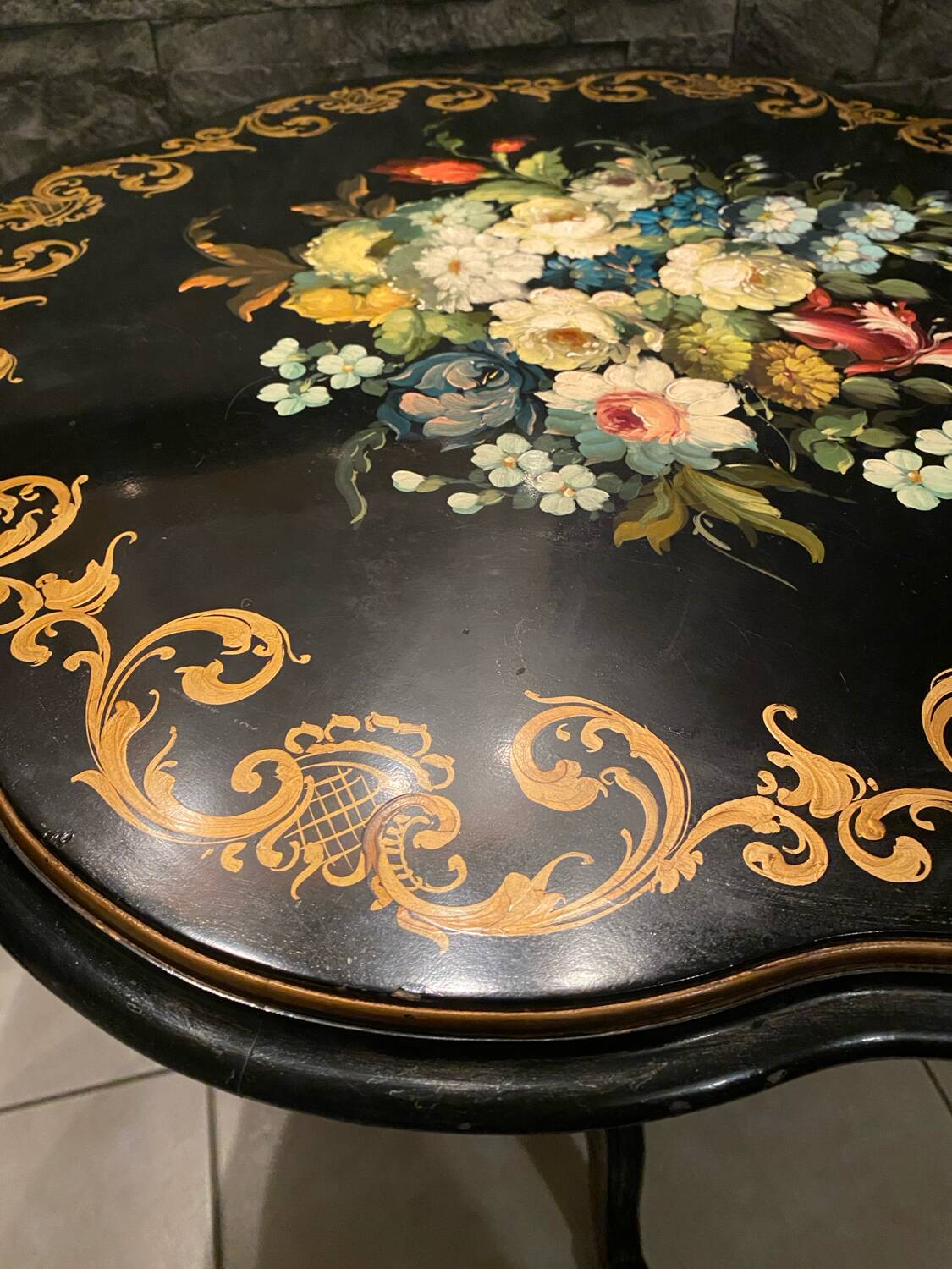 Tripod tilting side table from the Napoleon III period.