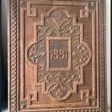 Antique 1881 Sculpté sur panneau en bois massif Relief