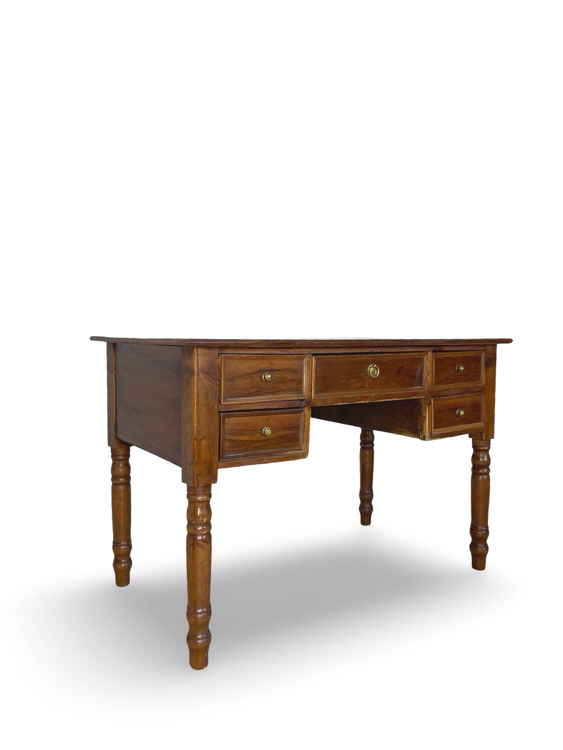 Italian pine wood centre writing desk from the 1960s, a reproduction o