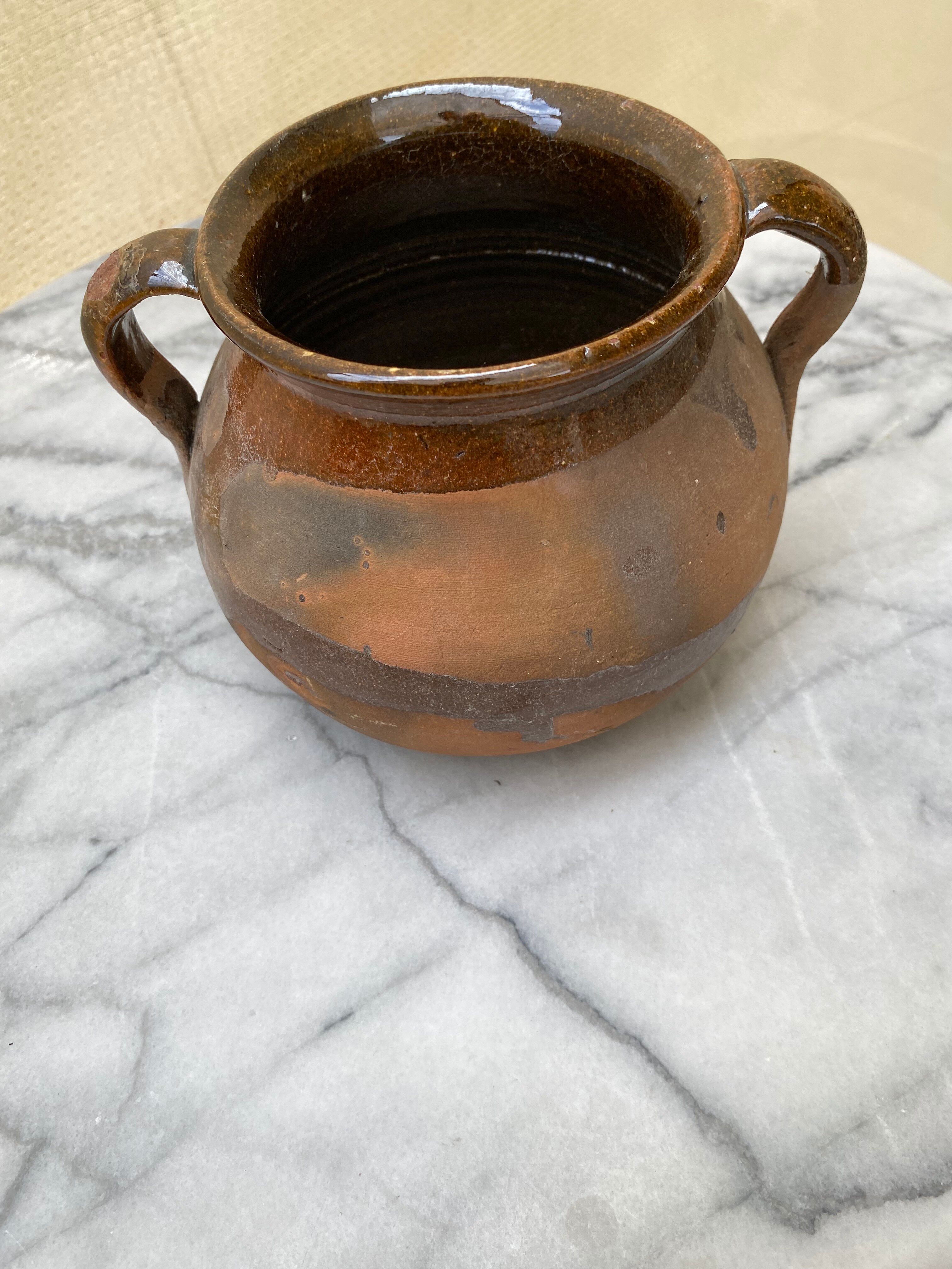 Old terracotta confit pot – authenticity in the French way