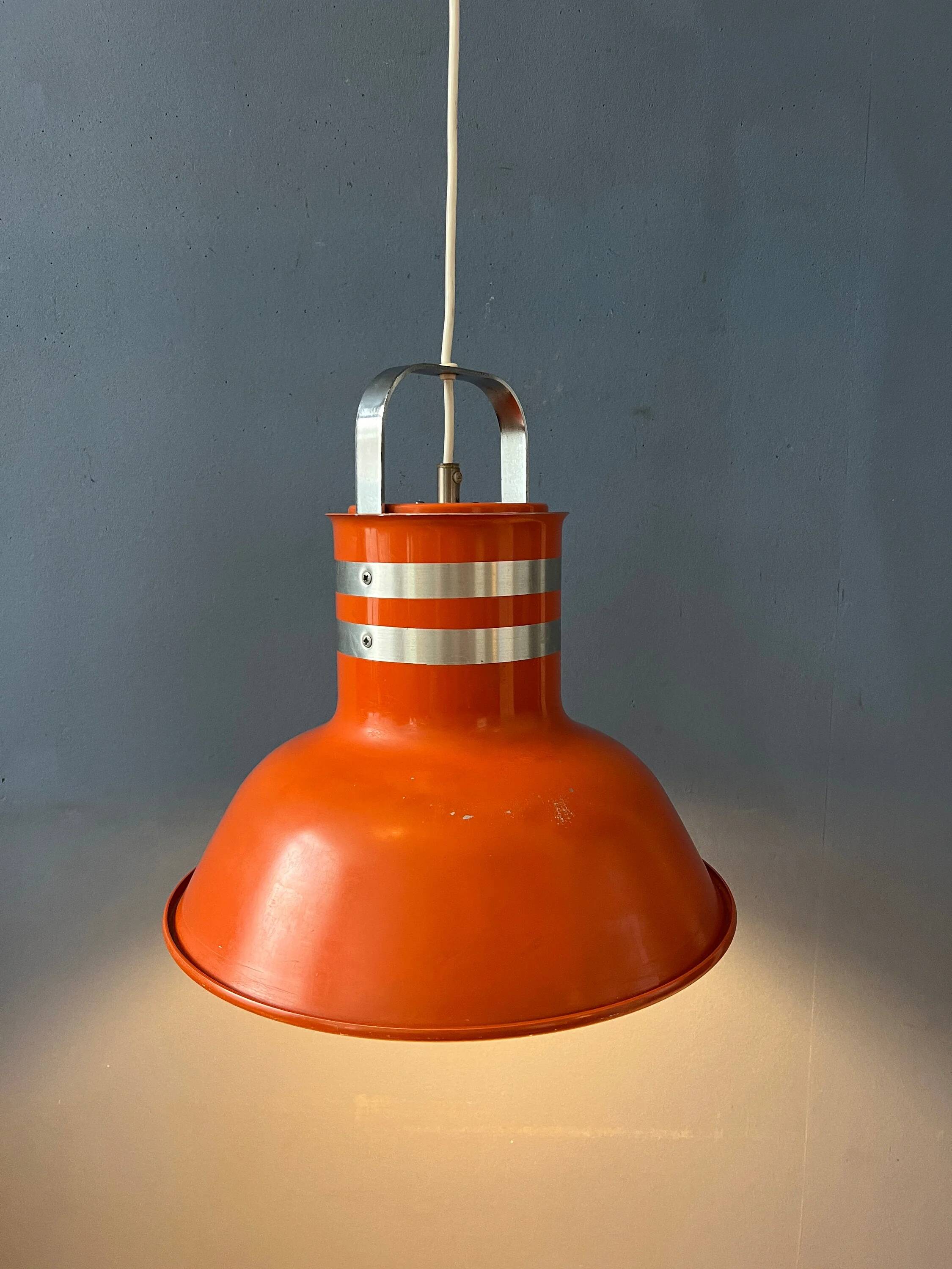 Suspension Space Age in orange/red metal