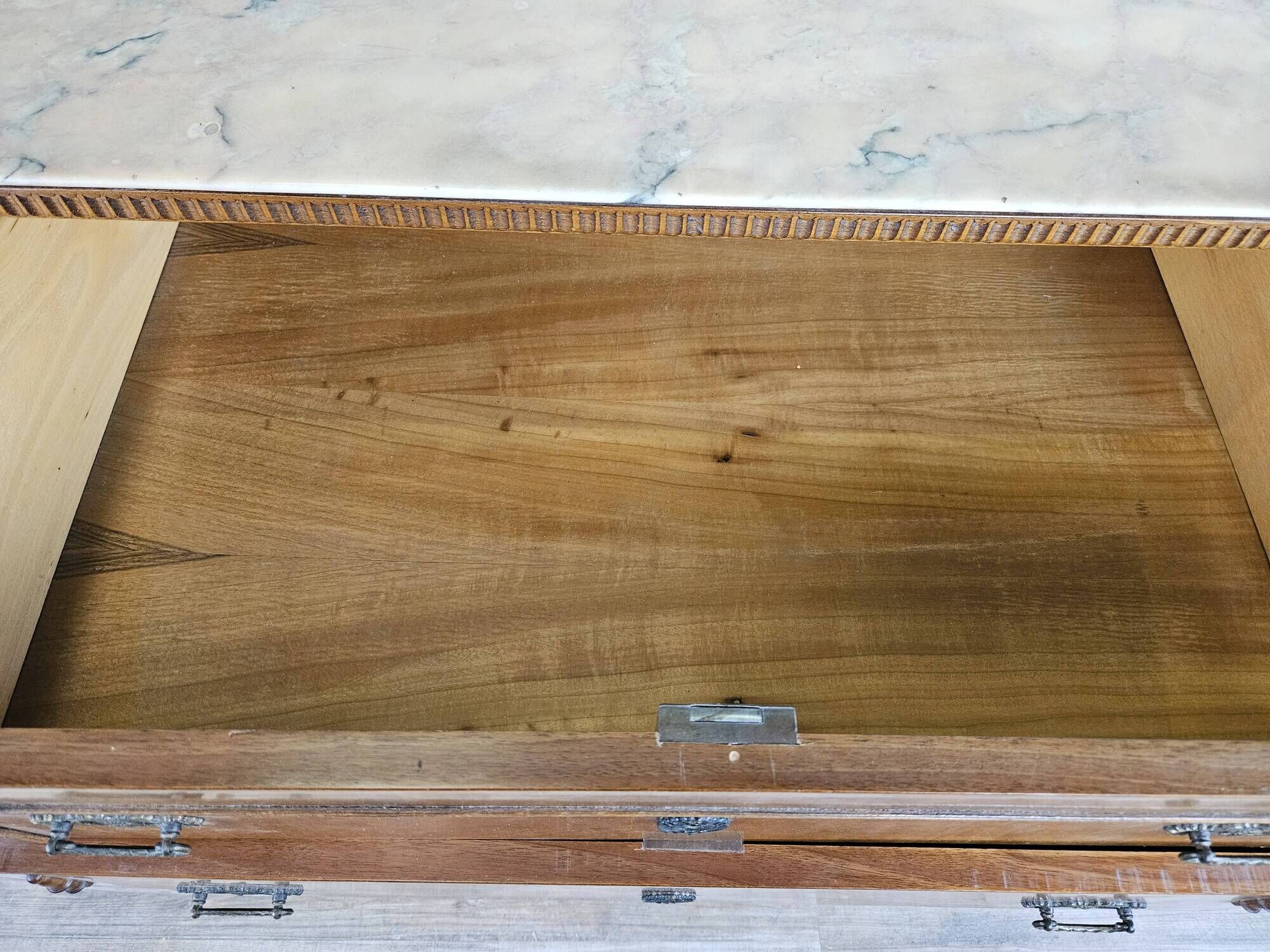 1980s chest of drawers with marble top and four drawers