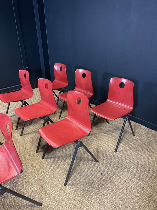 Lot de 12 chaises Galvanitas S30 rouge framboise et acier gris années 70