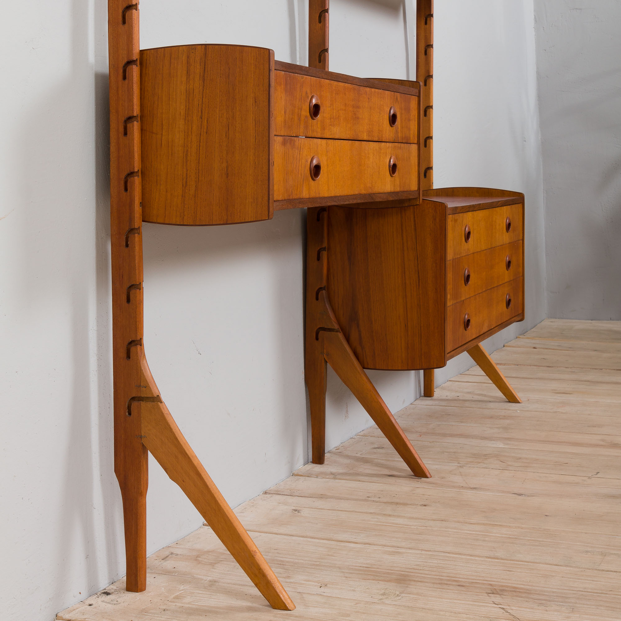 Teak 2-Bay Ergo Modular Wall Unit with double chest of drawers, a cabinet & 2 shelves by John Texmon