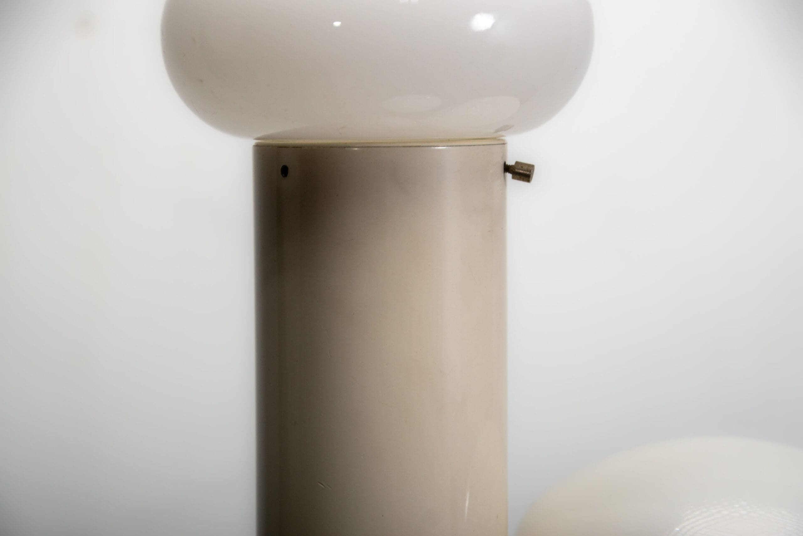 Italian pillar floor lamp. Circa 1970