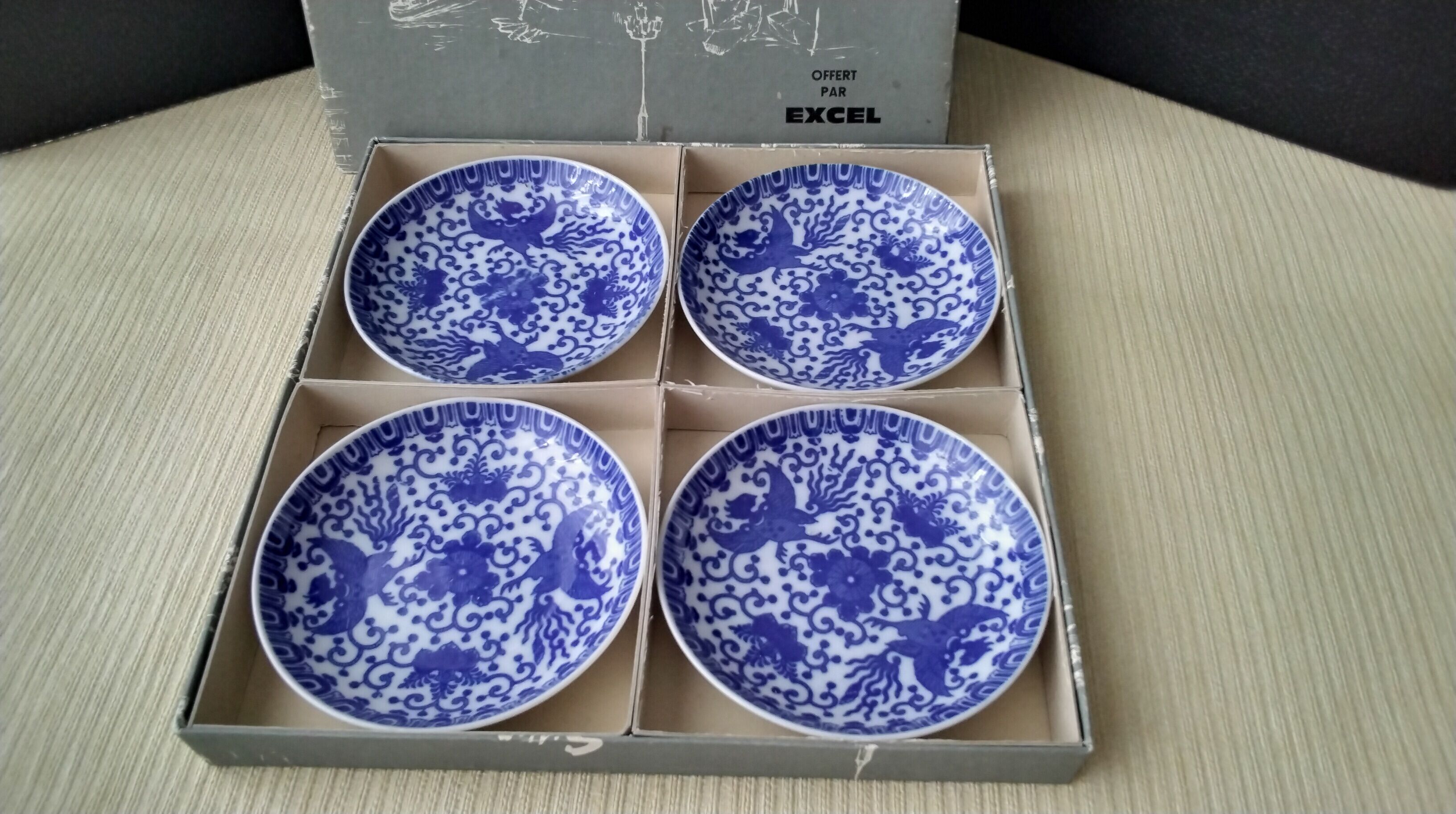 Set de 4 coupelles à sauce en porcelaine du Japon