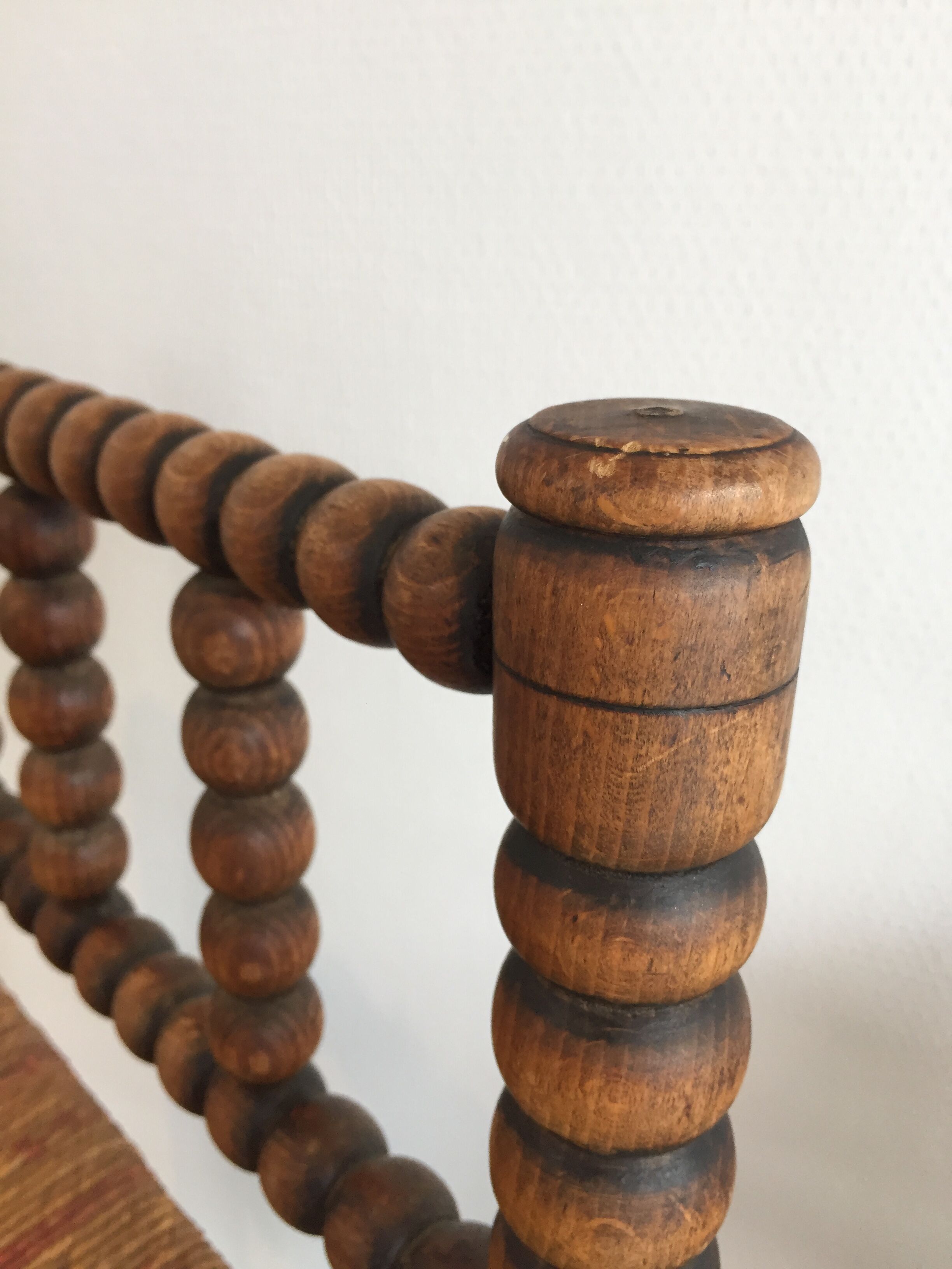 Chaise boule en bois début 20ème