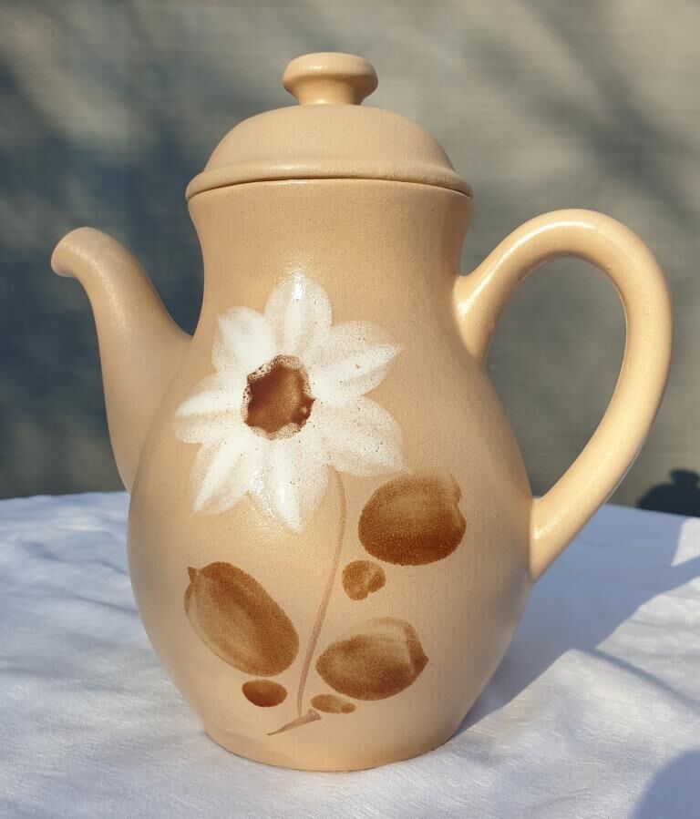 Vintage teapot white dogwood flower hand decoration