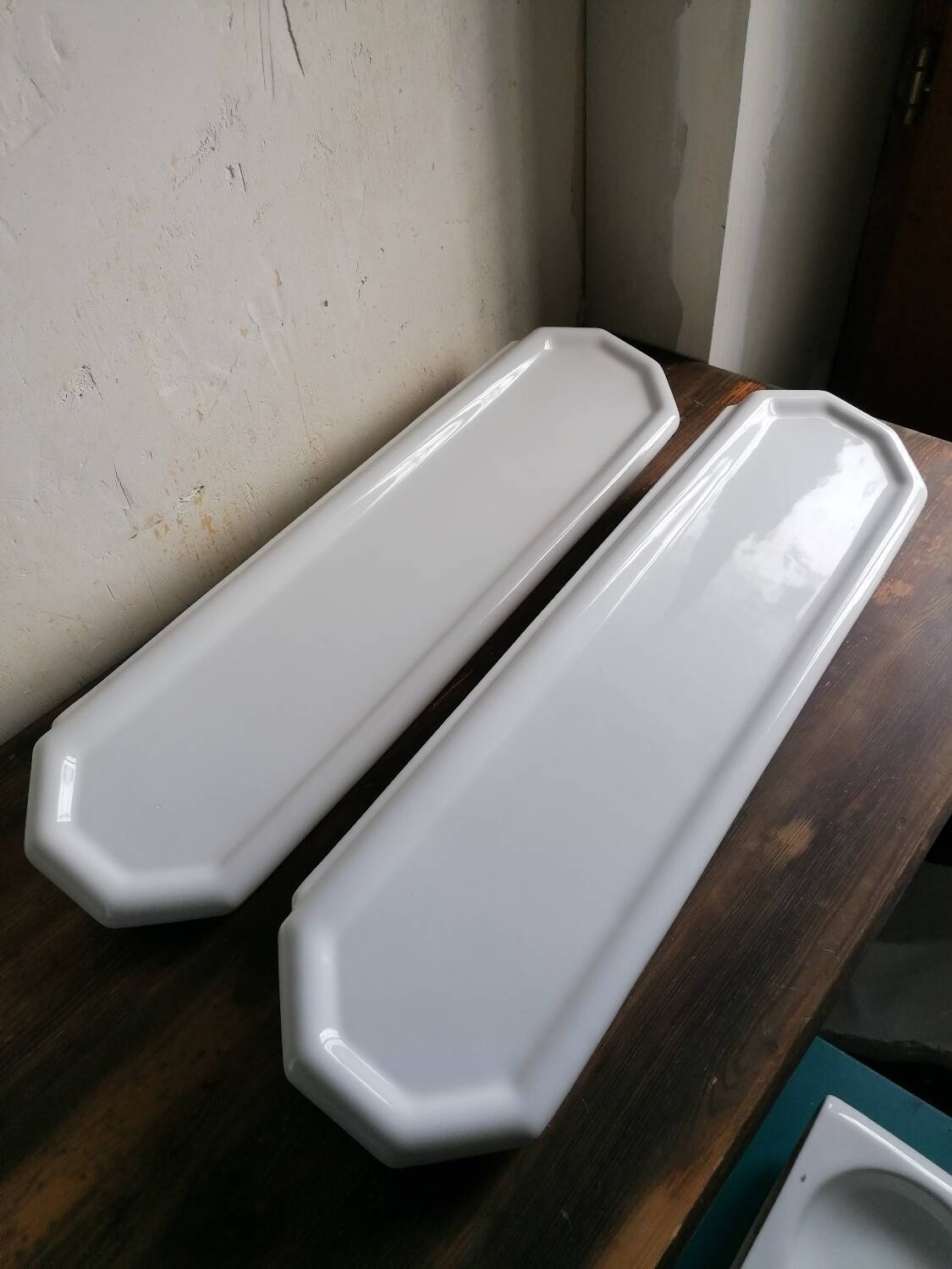 Porcelain wall shelves