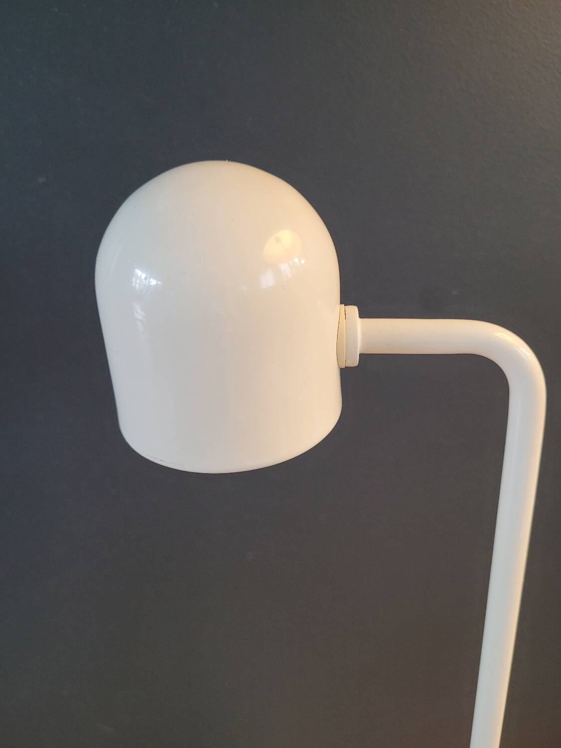 Vintage articulated desk lamp in white lacquer