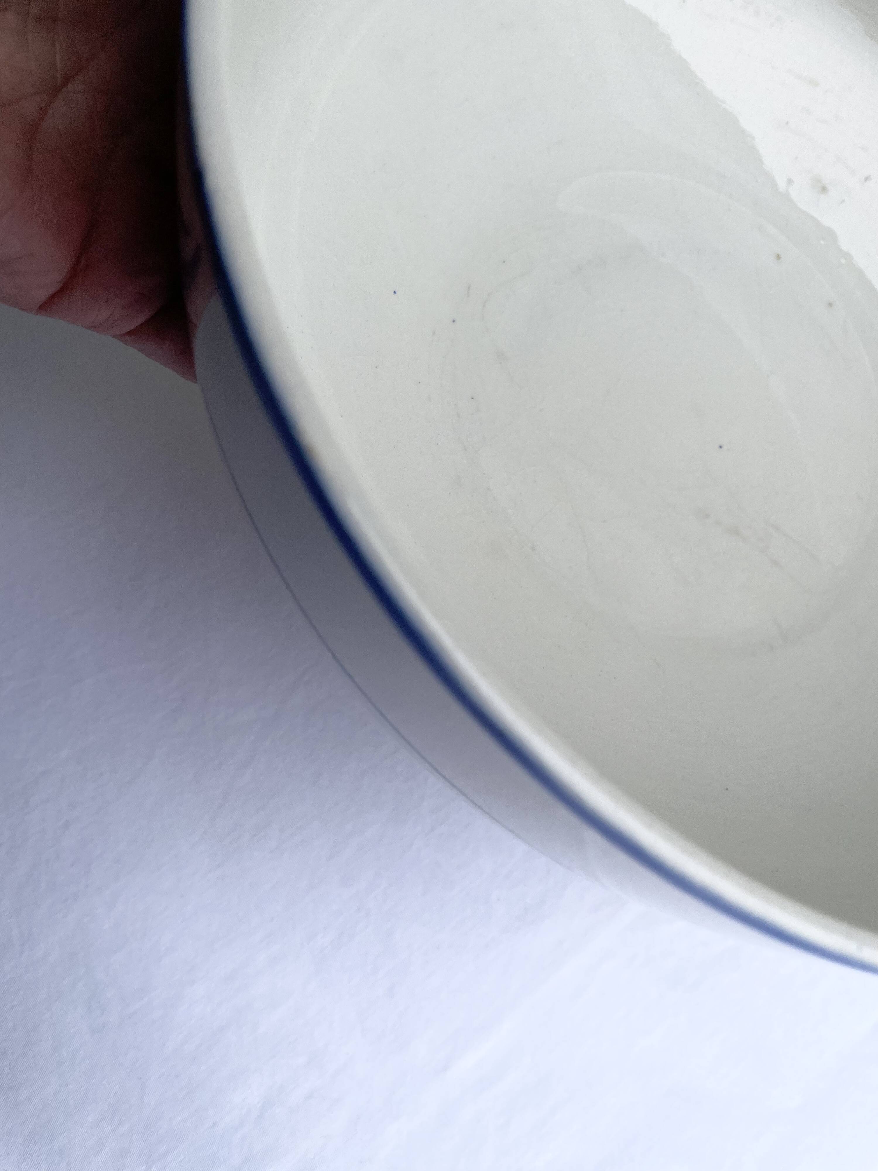 Antique GIEN soup tureen model "Alberic" from the 1940s.