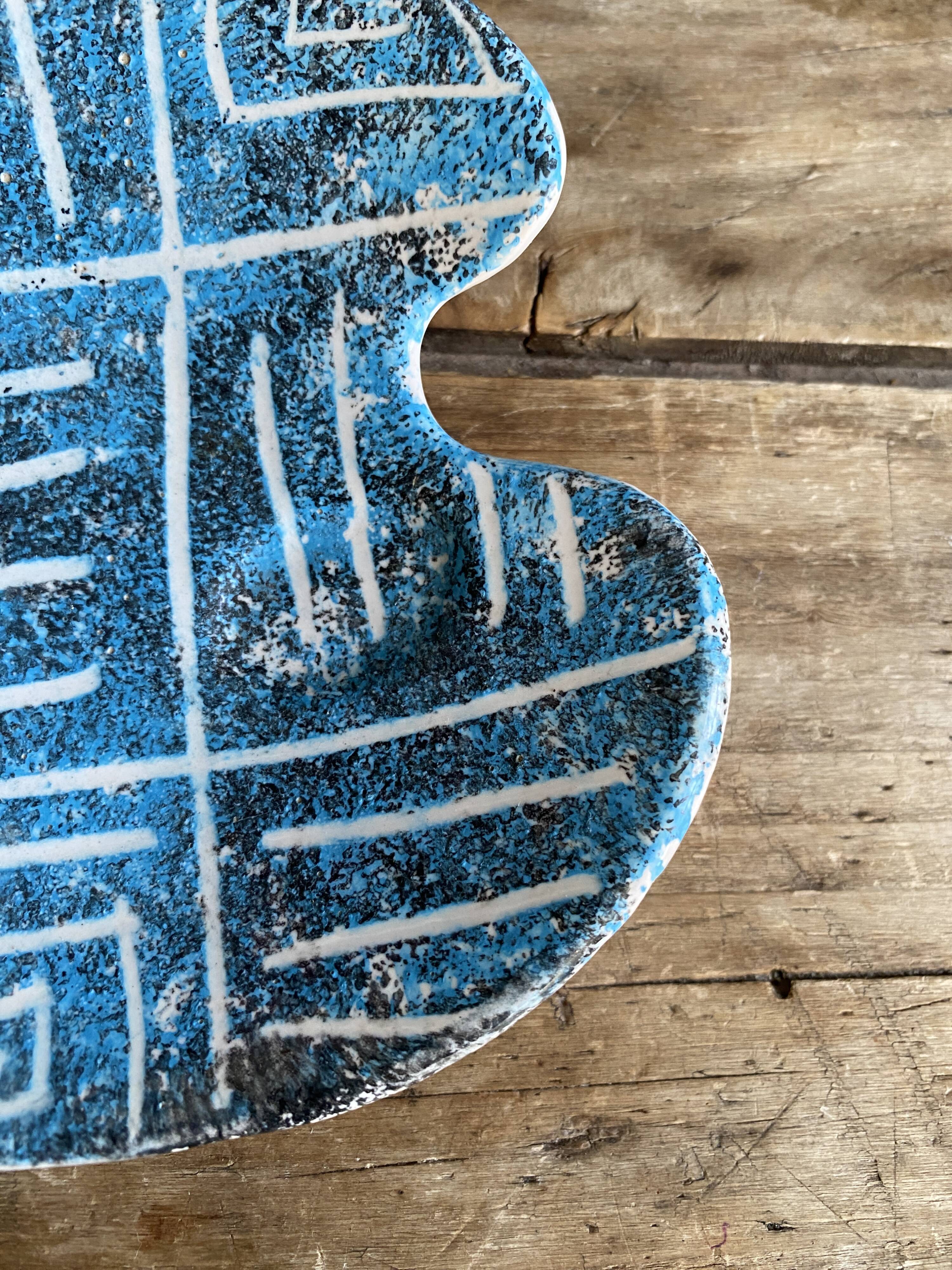 Vallauris Vintage Catchall – Palette Shape – Blue & White – 1950s/60s