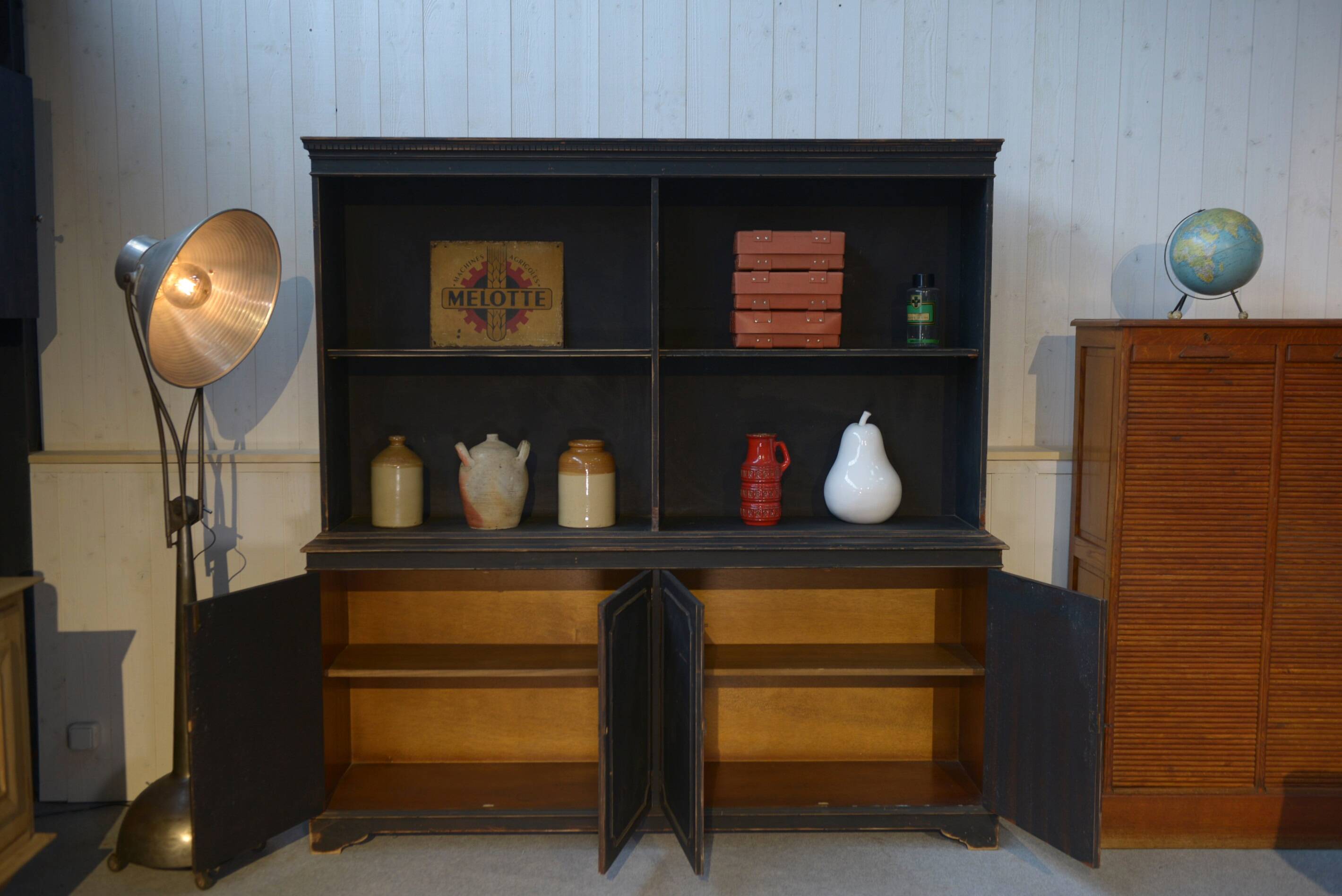 2 corps noir 4 portes partie basse 1960's