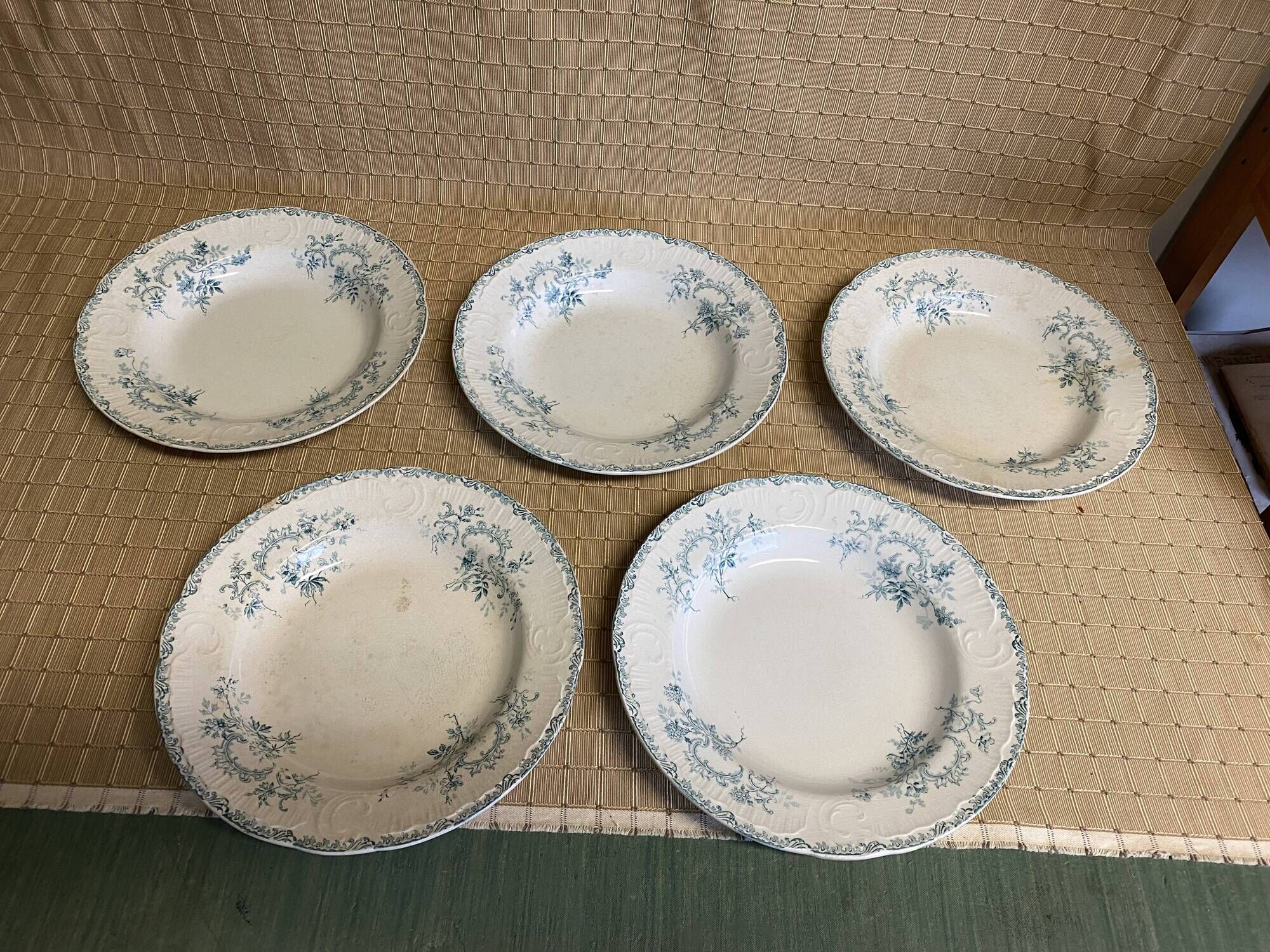 5 flat plates H.BOULENGER and cie Terre de fer, choisy le roi VILLARS