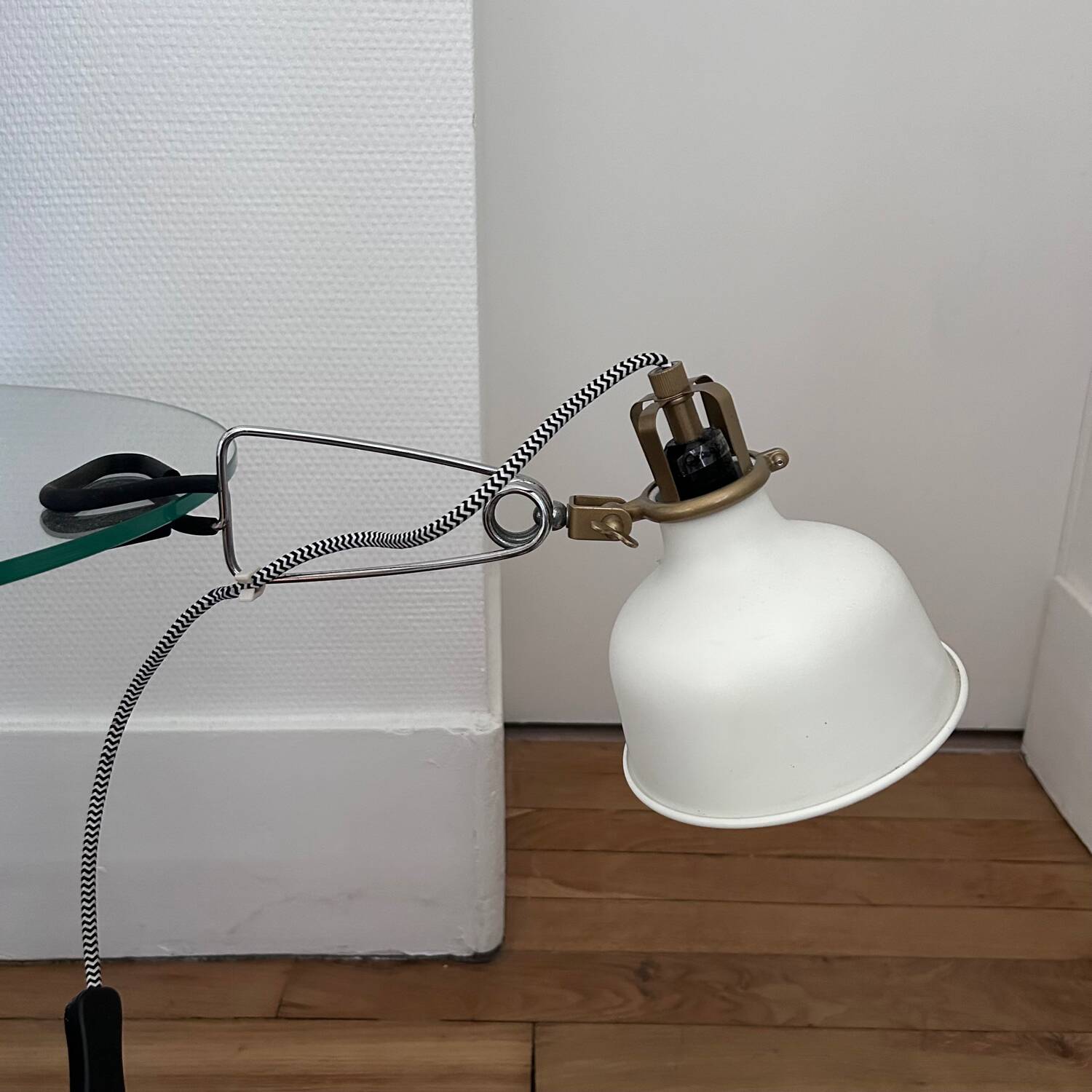 Clamp-on workshop lamp